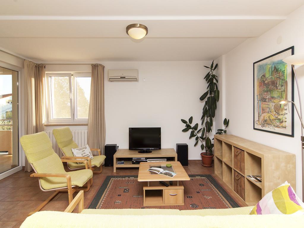 Apartments Ceja Near Sea ميدولين الغرفة الصورة