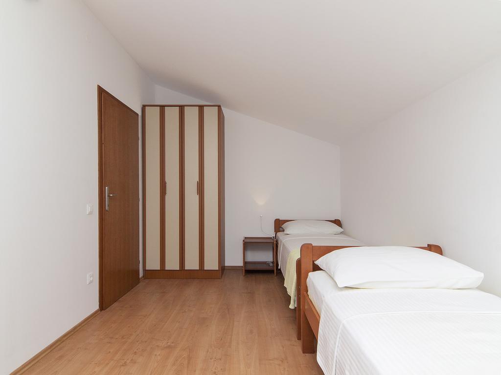 Apartments Ceja Near Sea ميدولين الغرفة الصورة
