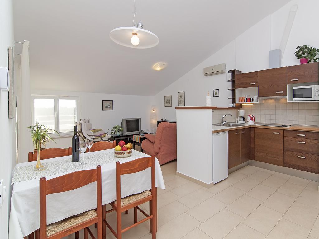 Apartments Ceja Near Sea ميدولين الغرفة الصورة