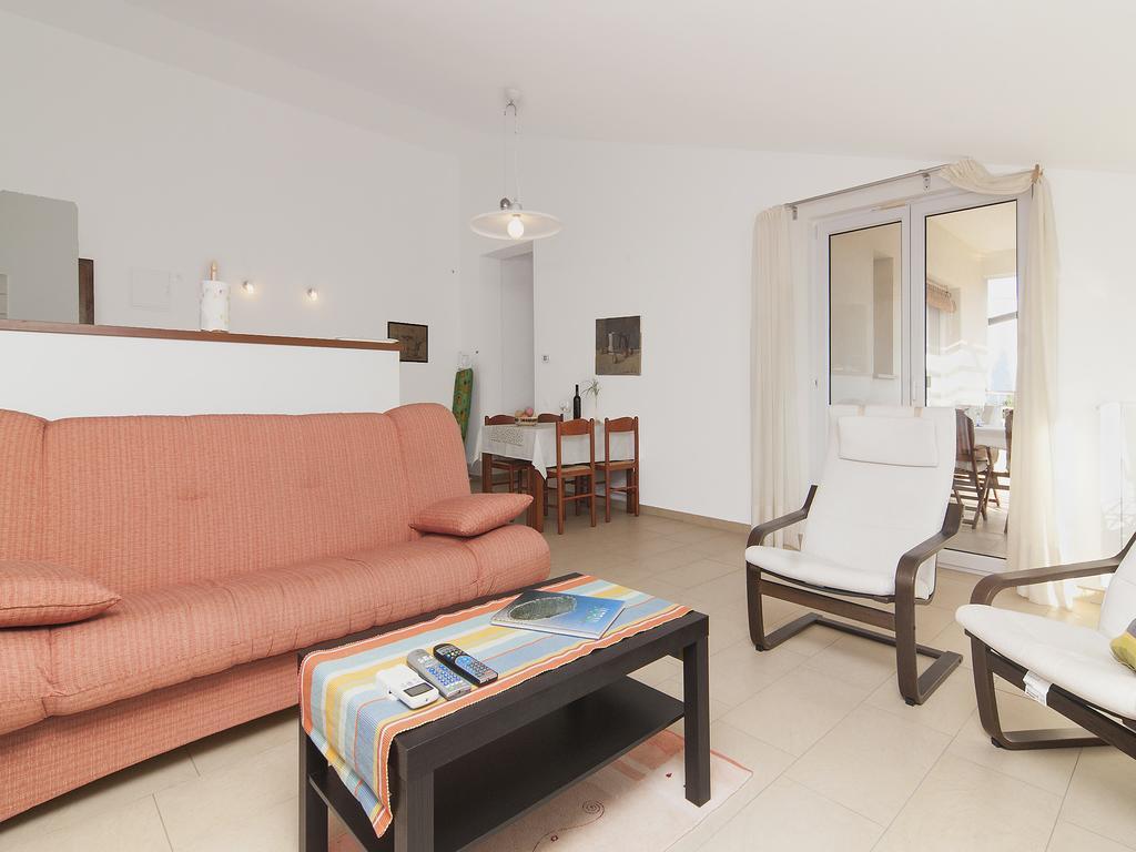 Apartments Ceja Near Sea ميدولين الغرفة الصورة