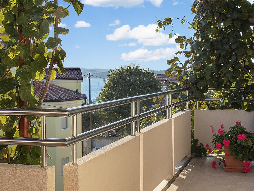 Apartments Ceja Near Sea ميدولين الغرفة الصورة