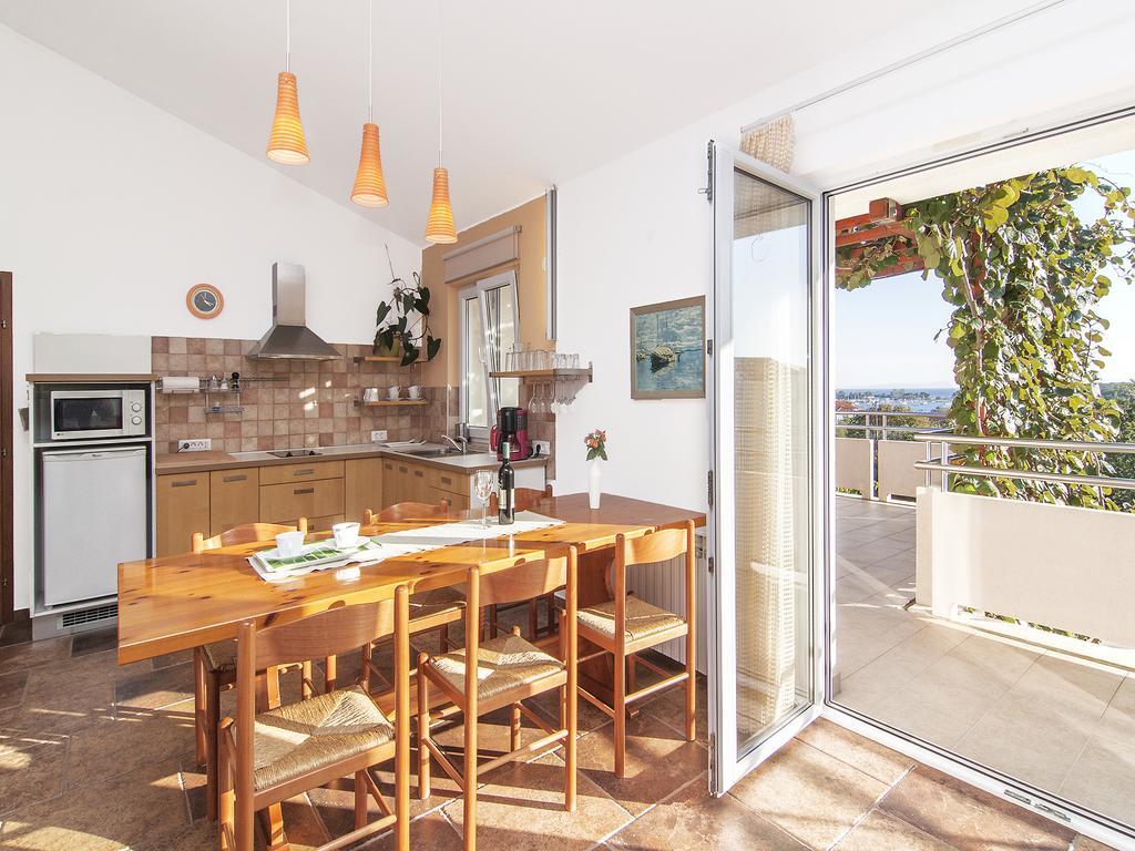 Apartments Ceja Near Sea ميدولين الغرفة الصورة